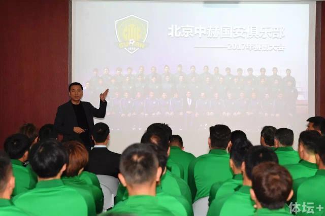 当观众走出影院，踏上探访拍摄地的旅程，抚摸东极岛被遗忘的时光，轻嗅阳春古驿道残留的荔枝香，细听南京老巷里沉淀的岁月悠长，便在现实与光影的交织中，完成了一次对历史的回望、对文化的传承。