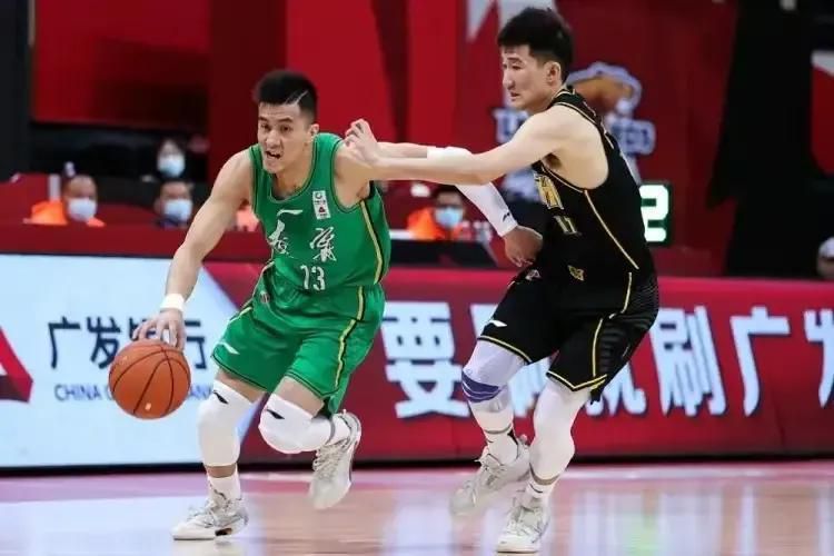 这组照片以主角坂田银时所经营的万事屋为主题，室内室外的还原度非常高。